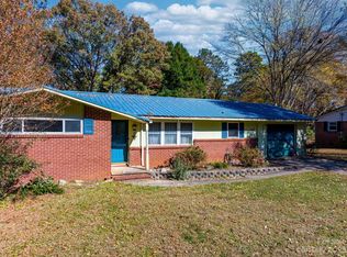 1369 19th Ave NE, Hickory, NC 28601