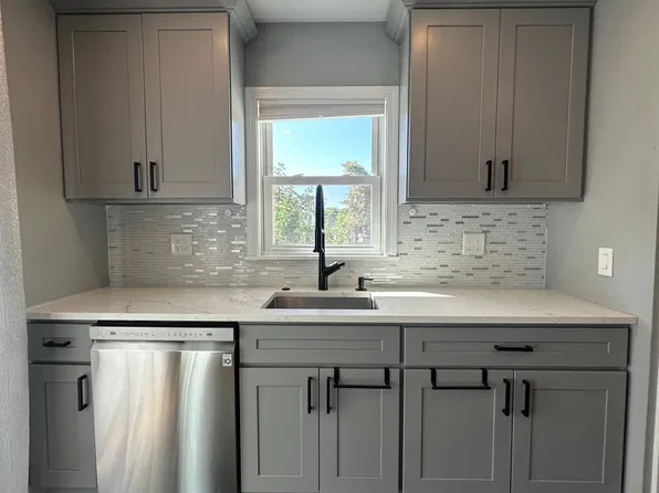 12 Hoyle St #2, Norwood, MA 02062