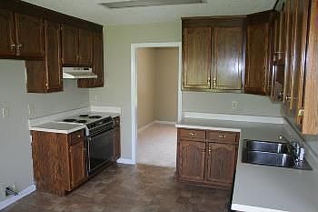 5th image of 114 Gerald Dr