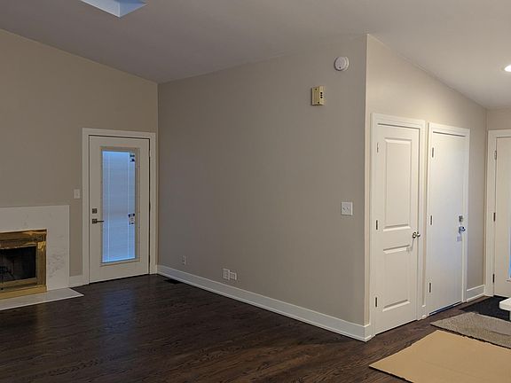 Fantastic open floor plan living room with vaulted ceilings