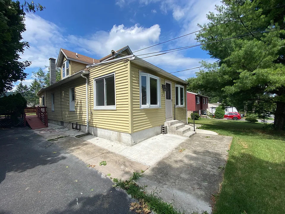 112 Bungalow Rd
