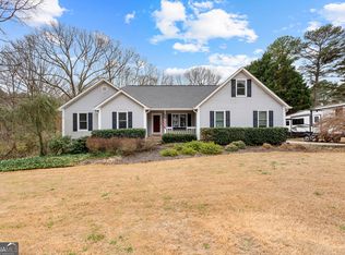 27 Strathmore Dr, Sharpsburg, GA 30277