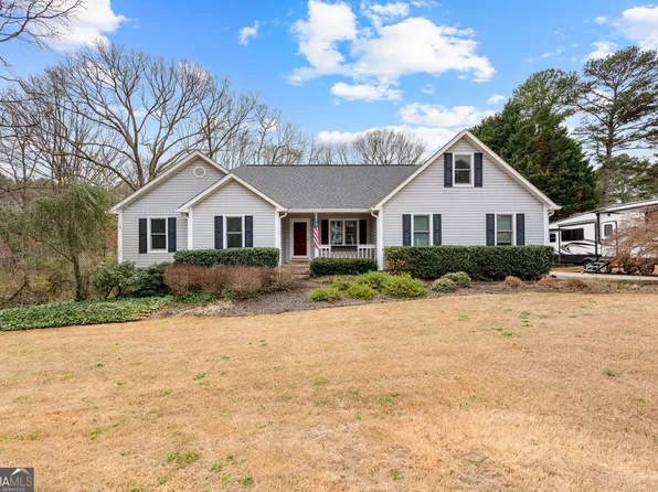 27 Strathmore Dr, Sharpsburg, GA 30277