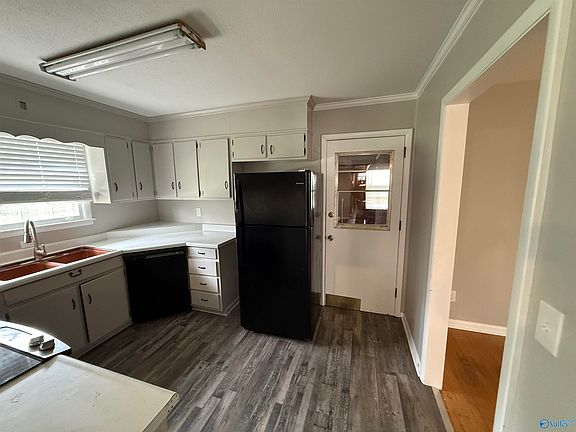 5th image of 3205 Lewisburg Dr NW