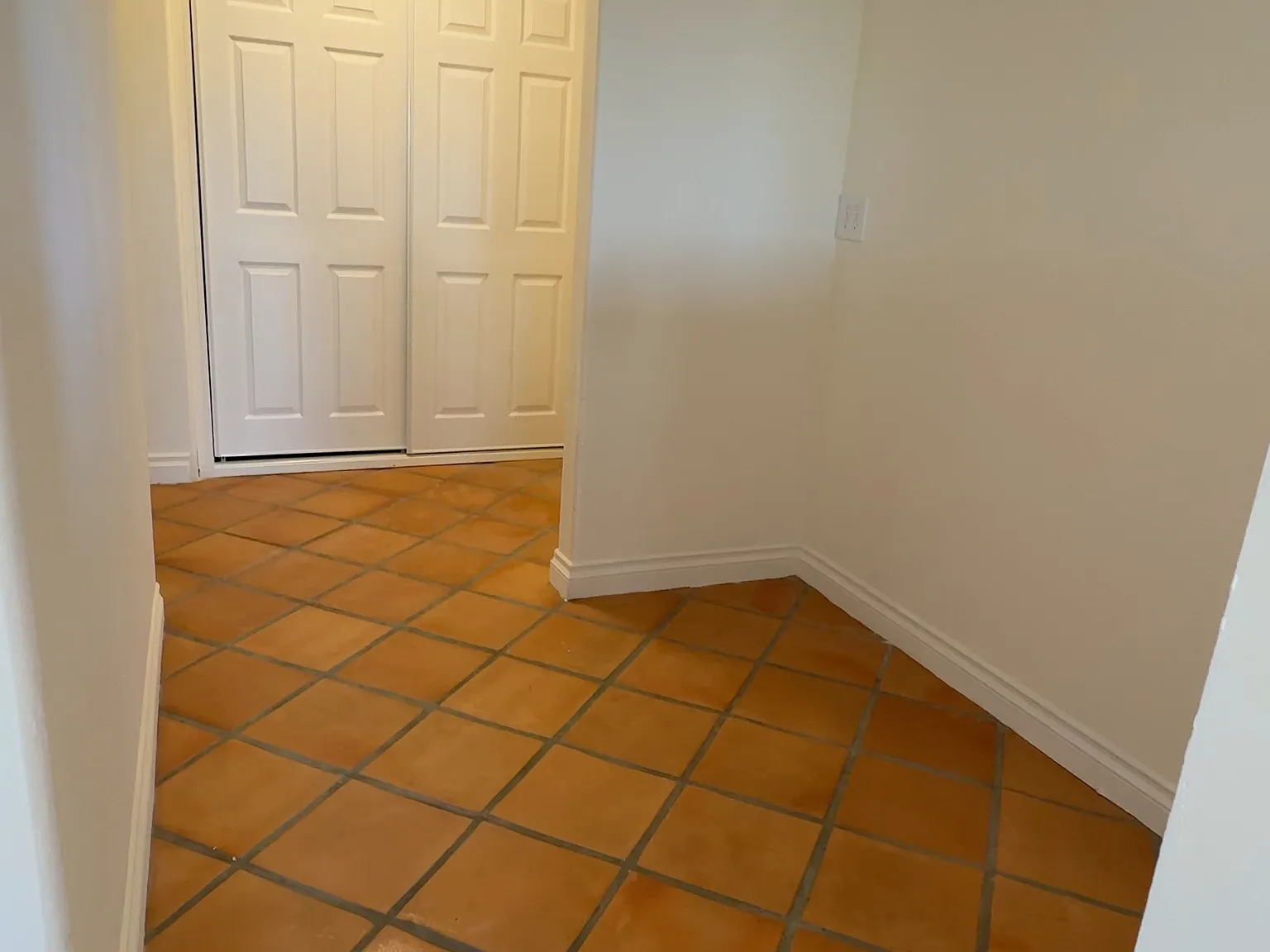 2 bed, 1000 sqft, $2,500 — Photo 3