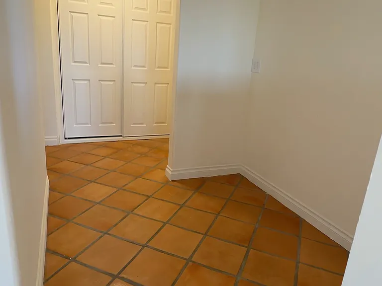 2930-32 Panorama Crst #7 — Photo 3