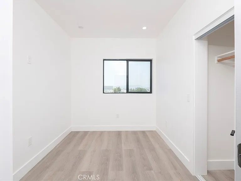 1571 Ricardo #2 — Photo 24