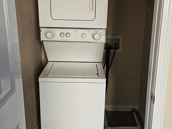 3rd image of 33 N Pearl St #4B