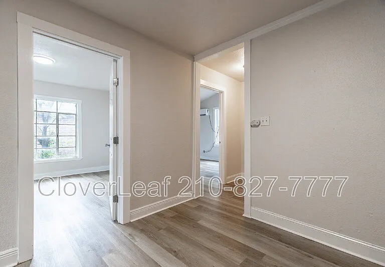 230 Paramount Ave — Photo 12