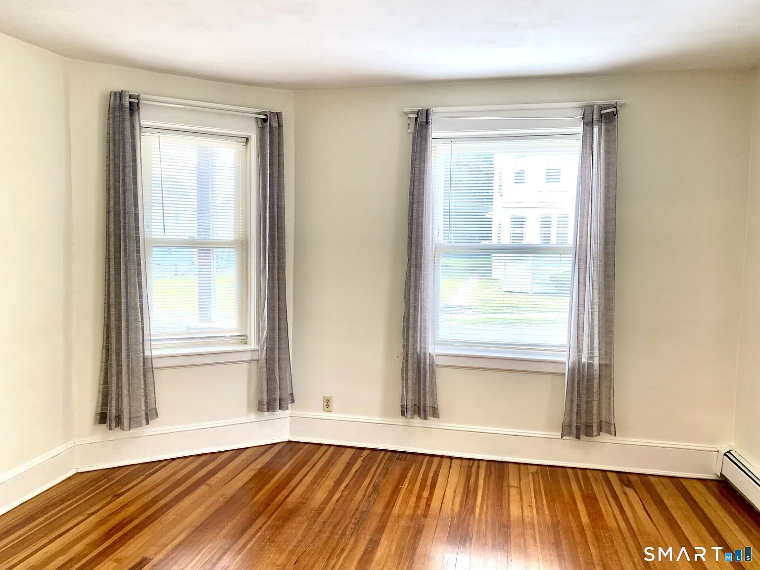 2 bed, 2.0 bath, 990 sqft, $1,400 — Photo 3