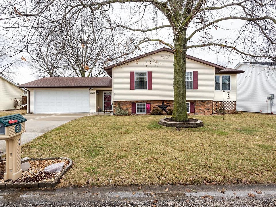 1st image of 210 Peach Ln