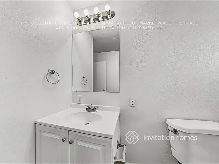 7005 N 76th Dr — Photo 18