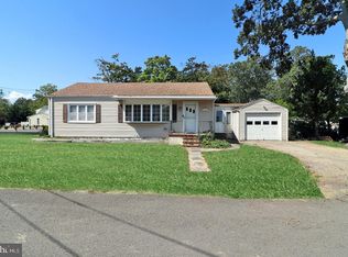 17 Pennsylvania Ave, Waretown, NJ 08758