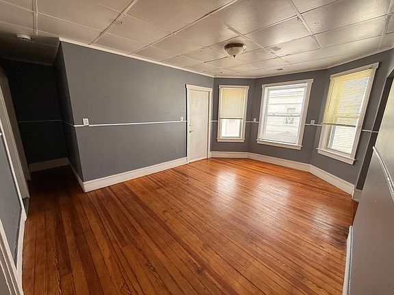 5th image of 1823 Pleasant St #3F