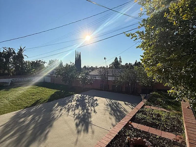 11725 Monogram Ave — Photo 38