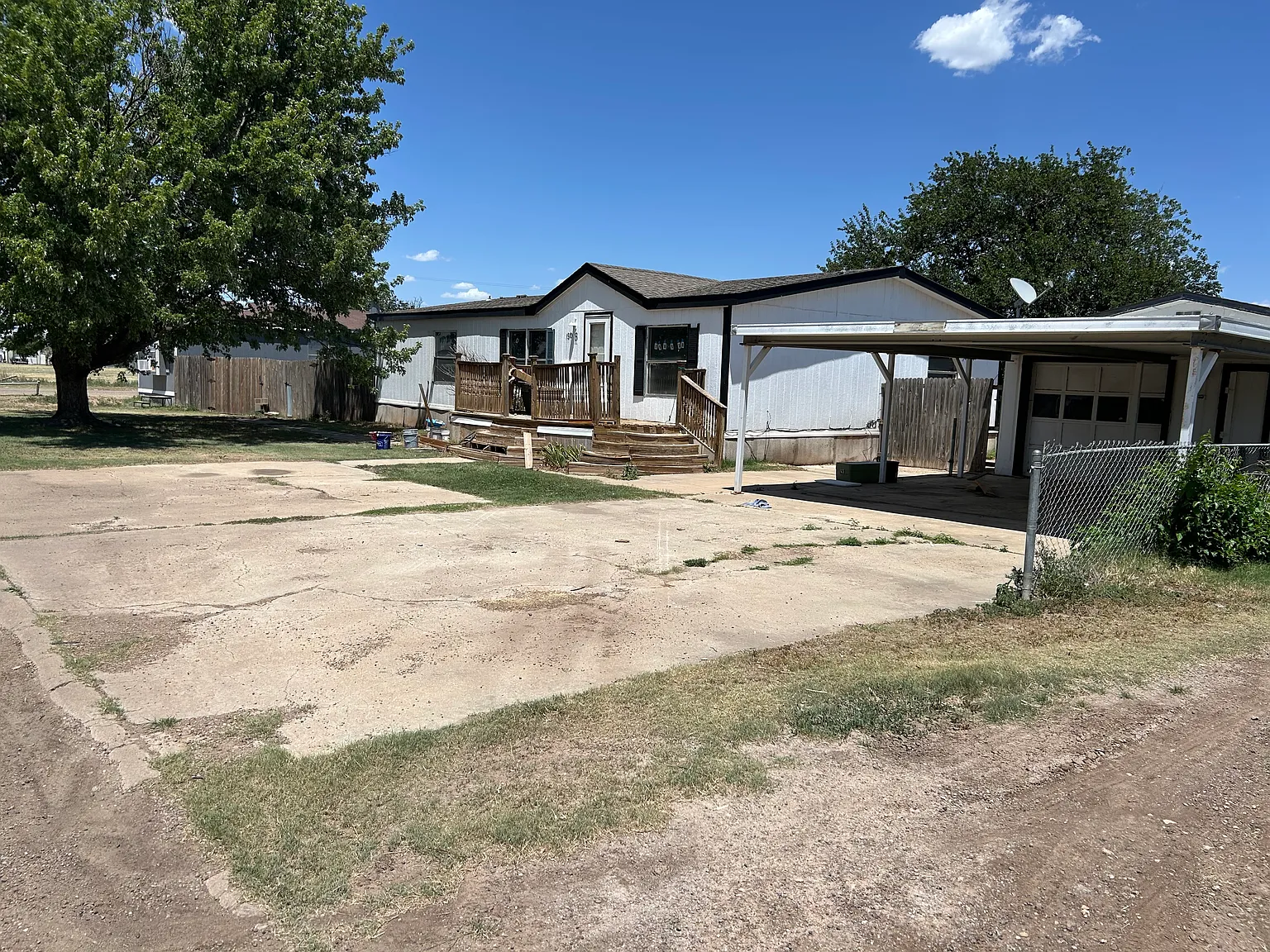 3 bed, $1,550 — Photo 1