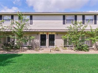 1408 Summit St #C, College Station, TX 77845