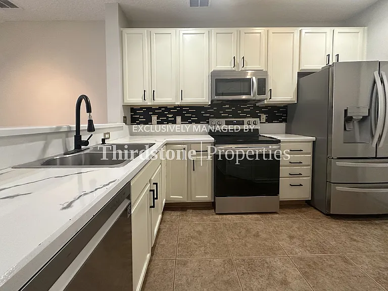 6131 Bartram Village Dr — Photo 7