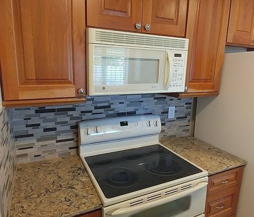 5th image of 10412 N 106th Ave