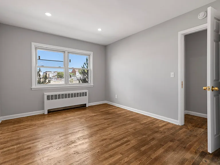 725 E Broadway #1 — Photo 13