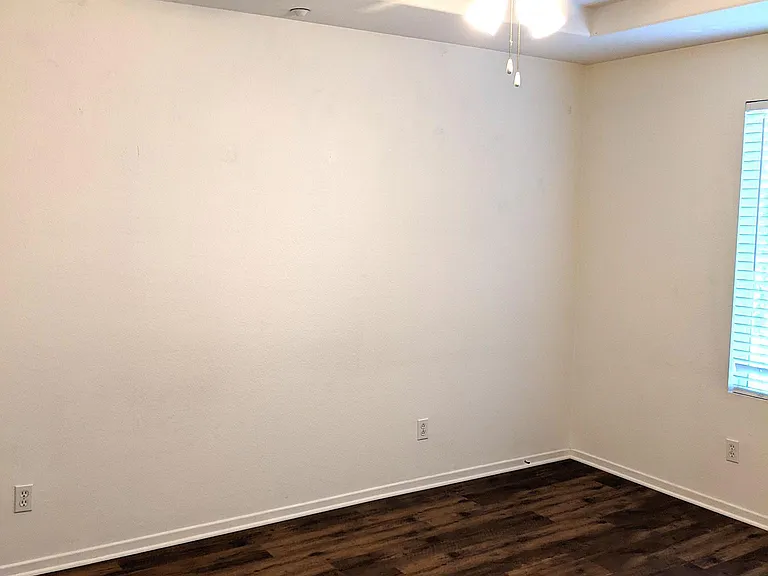 1152 Goddard St — Photo 9