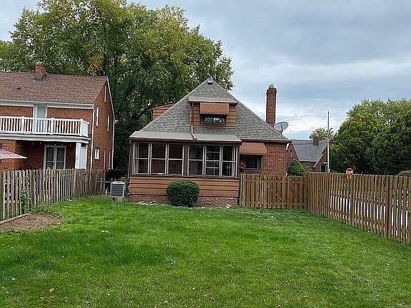 3rd image of 15703 Normandy Ave