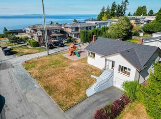 1033 Cypress St, White Rock, BC V4B4H1