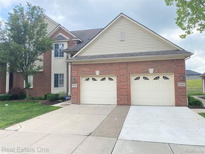 29337 Woodpark Cir #60, Warren, MI, 48092