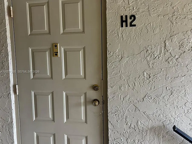 718 Sunny Pine Way #H2 — Photo 2