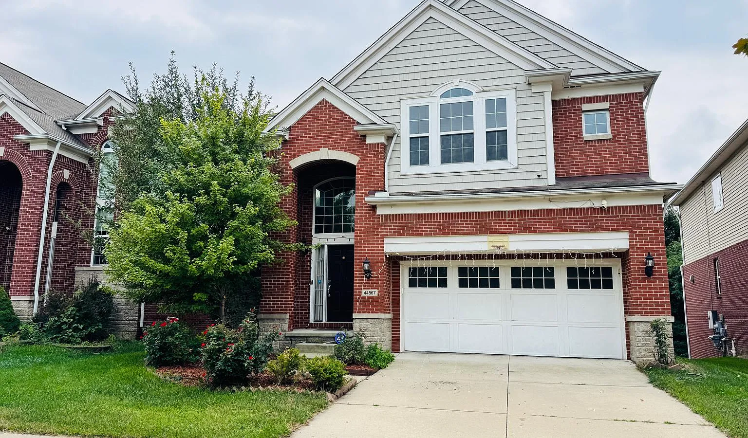 4 bed, 3.5 bath, 2633 sqft, $3,900 — Photo 1