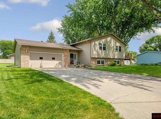 108 Peggy Ln, Eagle Lake, MN 56024