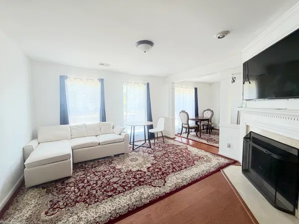 11188 Rienzi Pl APT 201, Manassas, VA 20109