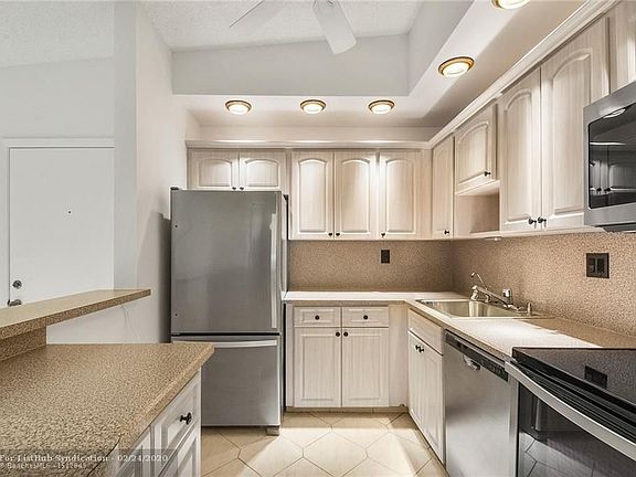 4th image of 10931 W Clairmont Cir #204