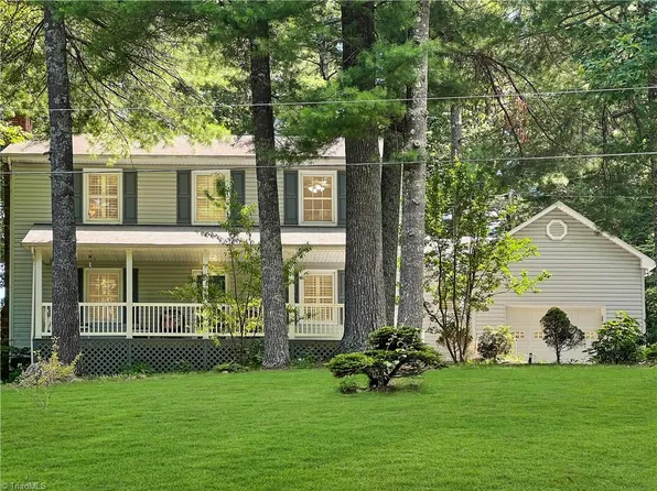 521 Midlawn Dr, Wilkesboro, NC 28697