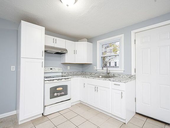4th image of 77 Chester St #77