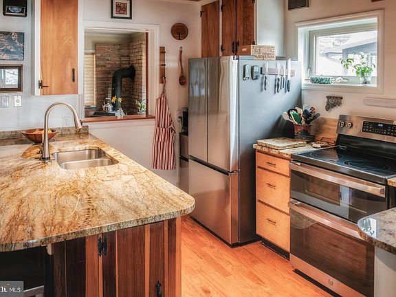 5th image of 6029 Loreley Beach Rd