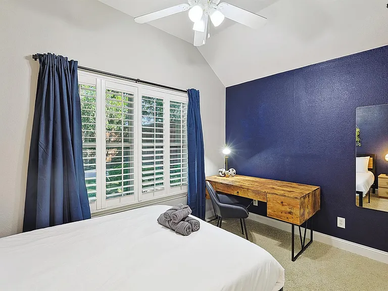 2604 Brandi Ln — Photo 23