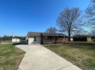 112 Alice Ln, Athens, AL 35611