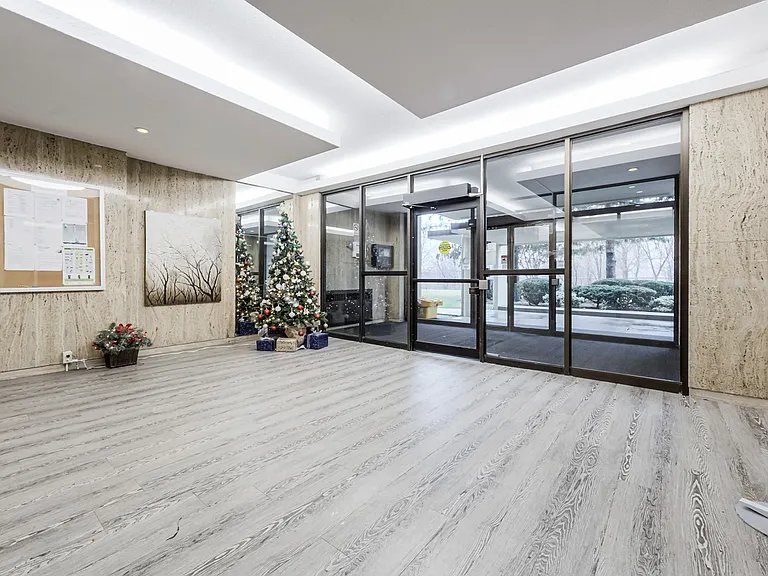 15 Tangreen Ct — Photo 13