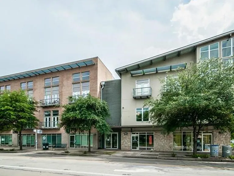 1601 E Cesar Chavez St #204 — Photo 10