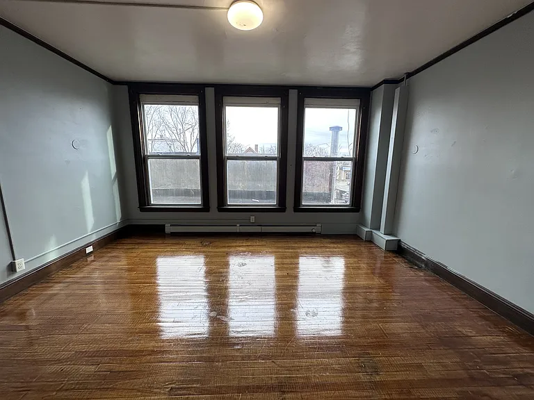 39 Main St #4 — Photo 4