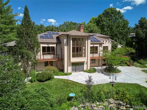13600 Park Place Ct, Saint Louis, MO 63131