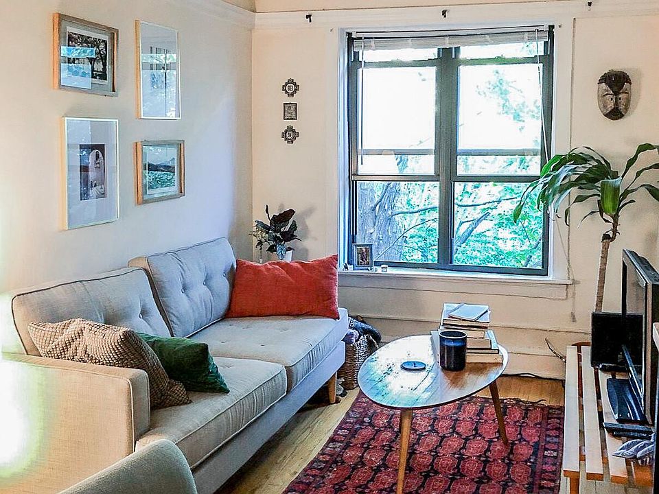1st image of 652 W Arlington Pl #4F