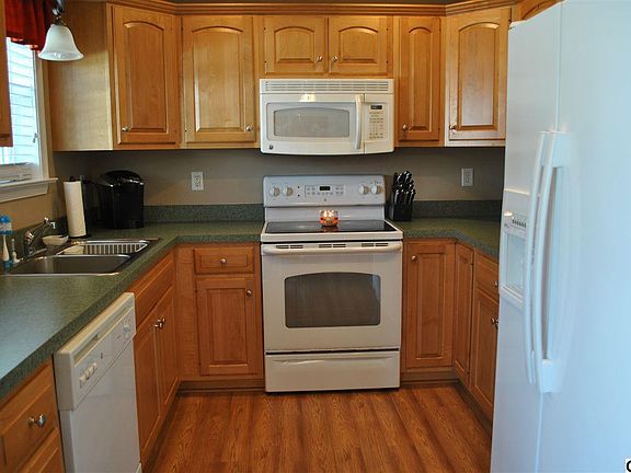 2nd image of 29 Williamsburg Dr #L-0036