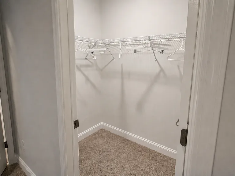 182 Hillmont Dr — Photo 33