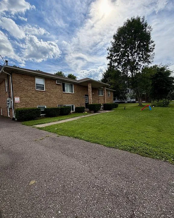 815 Moyer Ave #1