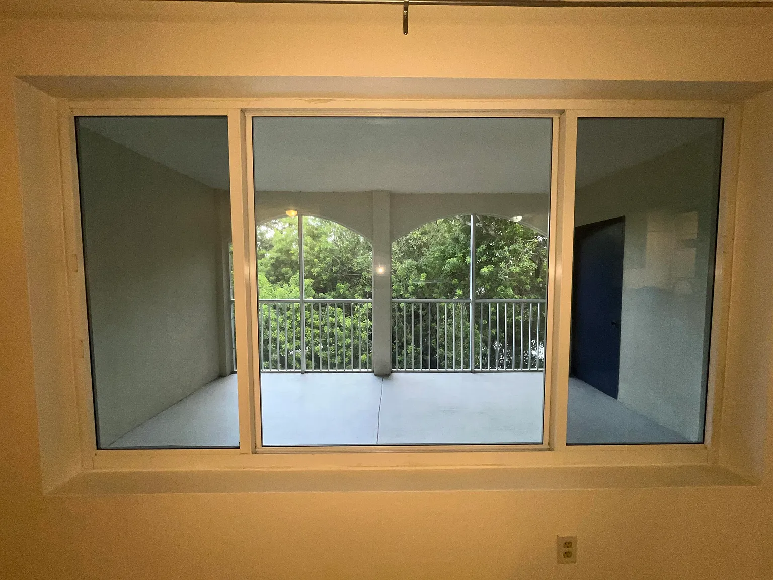 2 bed, 2.0 bath, 884 sqft, $1,995 — Photo 4