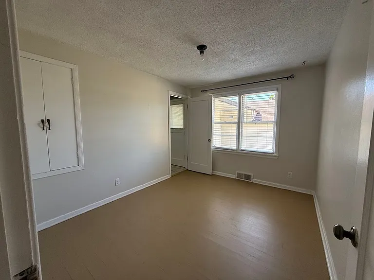 3703 W Rockwell Ave — Photo 9