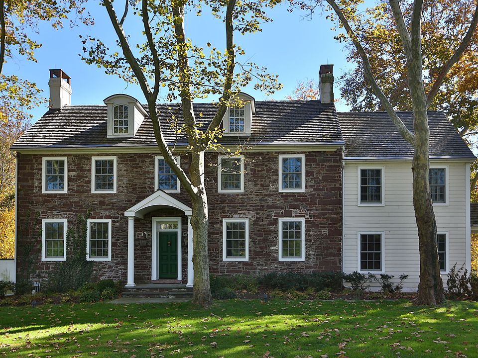 1st image of 10 Vintage Farm Ln
