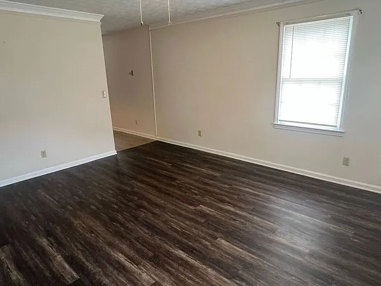 80-82 Curtis Rd — Photo 3